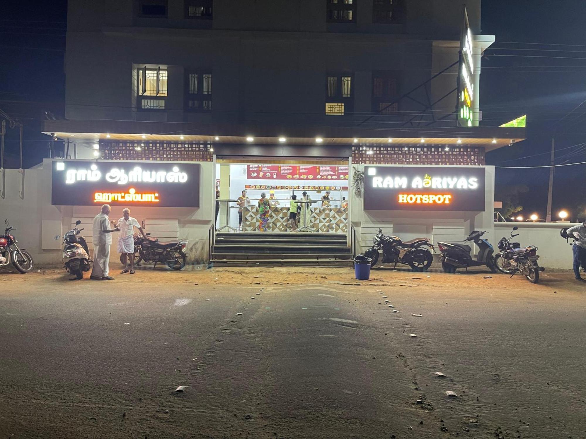 Hotel Victoriyah 坦贾武尔 外观 照片