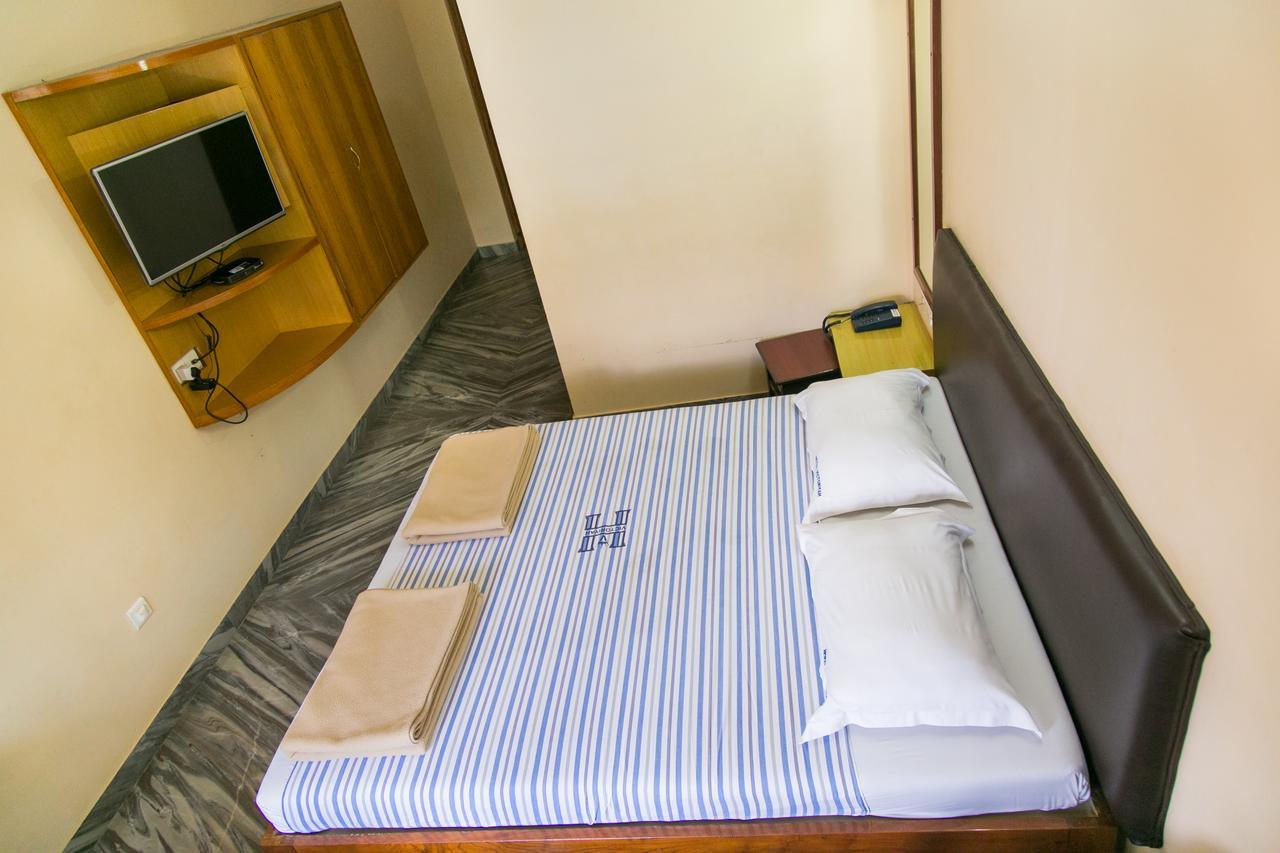 Hotel Victoriyah 坦贾武尔 外观 照片